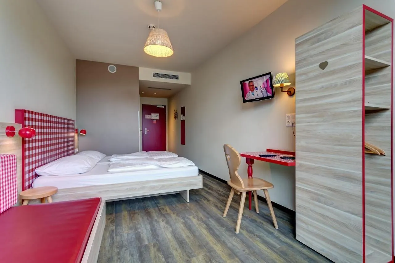 Meininger Hotel Salzburg City Center