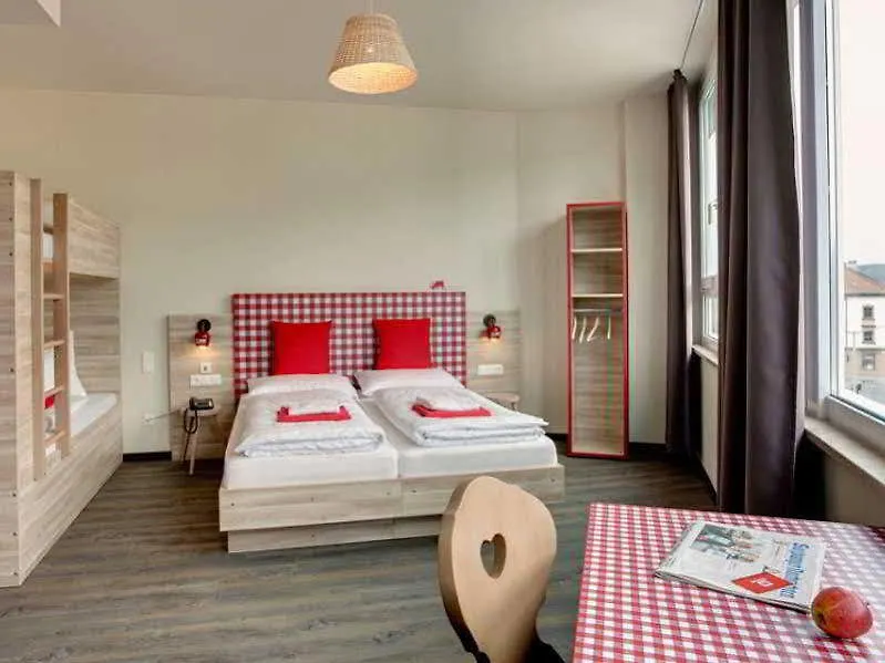 Meininger Hotel Salzburg City Center 3*,  Austria