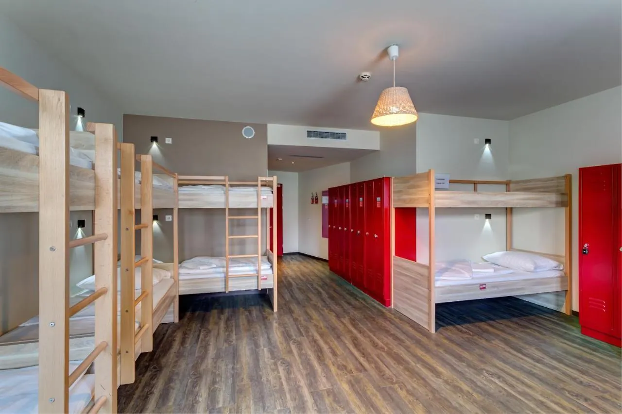 Meininger Hotel Salzburg City Center 3*,  Austria